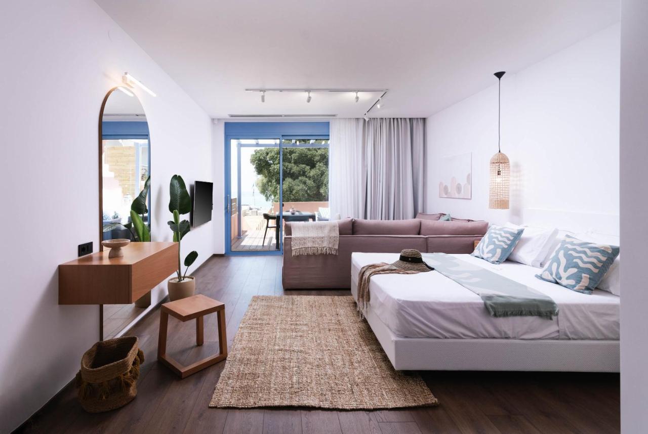 Suites De Luxe Katerina Kokkinos Pirgos Exterior foto
