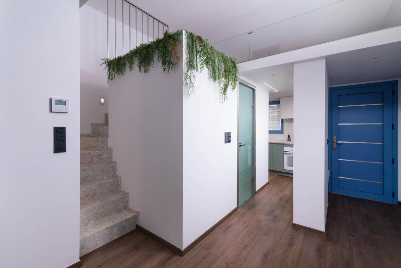 Suites De Luxe Katerina Kokkinos Pirgos Exterior foto
