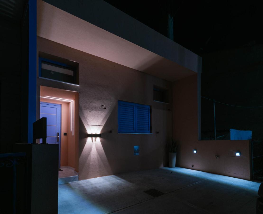 Suites De Luxe Katerina Kokkinos Pirgos Exterior foto